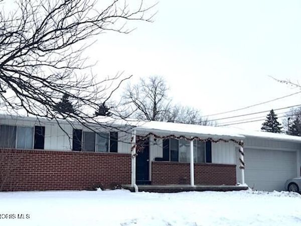 517 N Summit Street, Bowling Green, OH 43402
