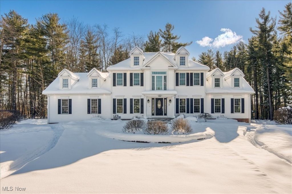 11425 Clearfield Lane, Chardon, OH 44024 Main Photo