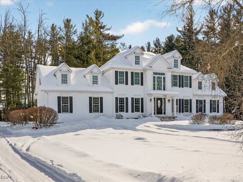 11425 Clearfield Lane, Chardon, OH 44024 Photo 2