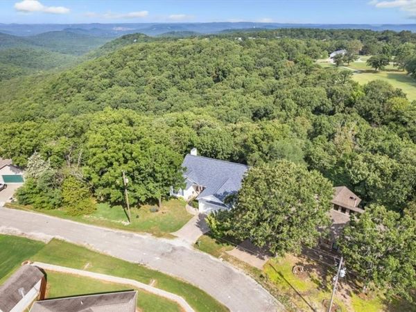 37 La Costa Drive, Holiday Island, AR 72631