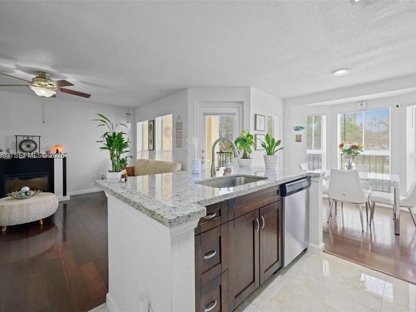 777 Riverside Dr, Unit 1521, Coral Springs, FL 33071