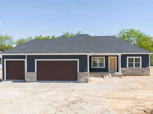 3740 N Woodbury Lane, Janesville, WI 53545