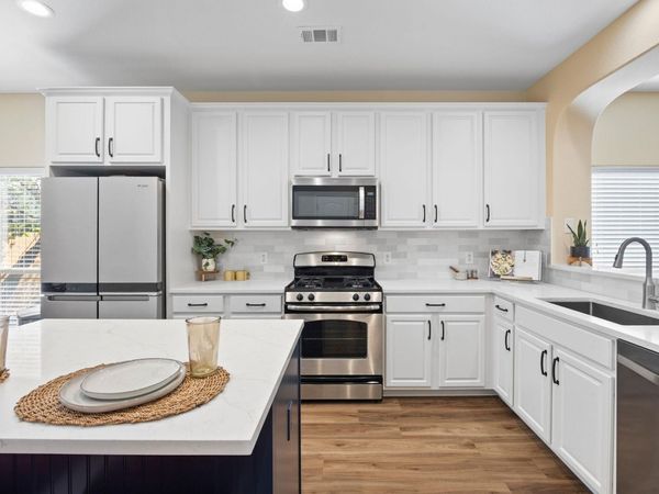 2200 Amur DR, Austin, TX 78745