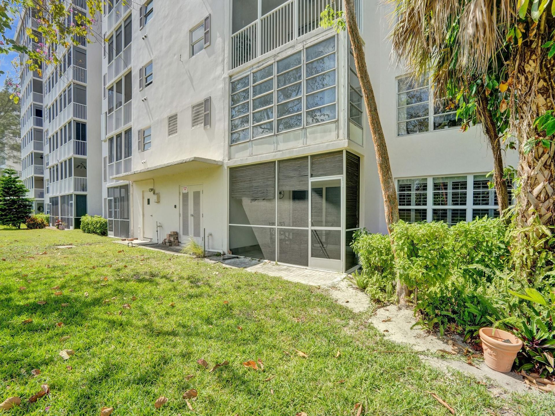 3150 N Palm Aire Drive, Unit 106, Pompano Beach, FL 33069 Photo