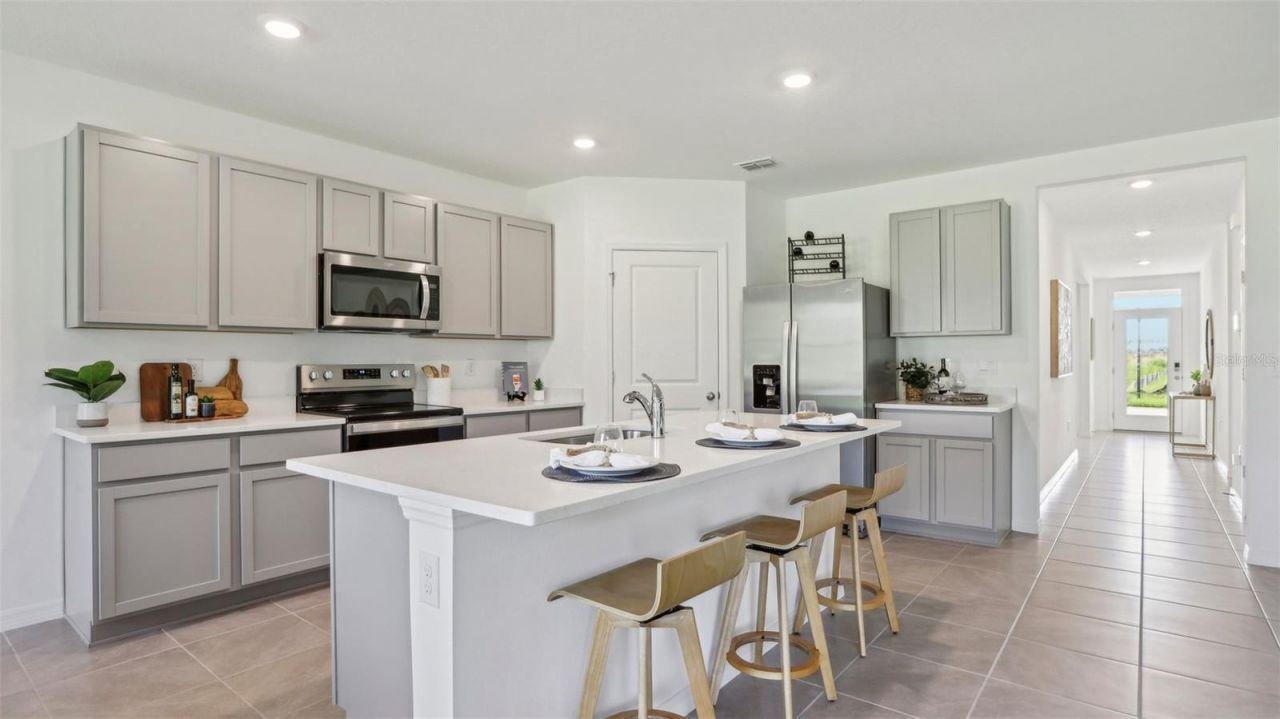 13603 New Jade Avenue, Wimauma, FL 33598 Photo