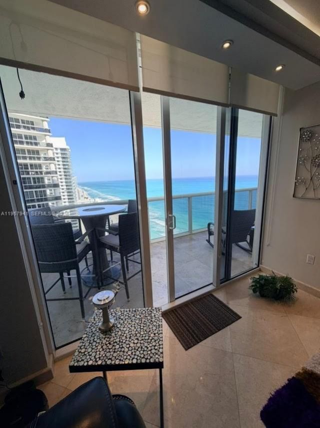1830 S Ocean Dr, Unit 3810, Hallandale Beach, FL 33009 Photo
