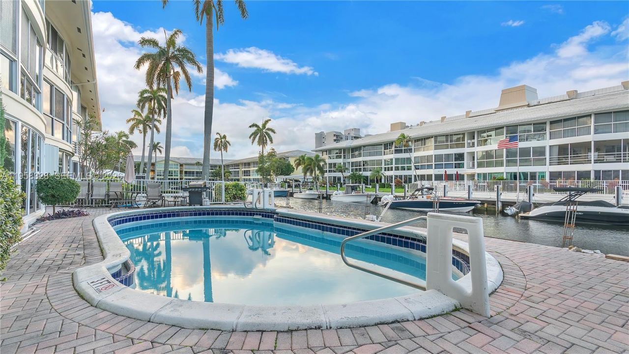 3051 NE 47th Ct, Unit 207, Fort Lauderdale, FL 33308 Photo