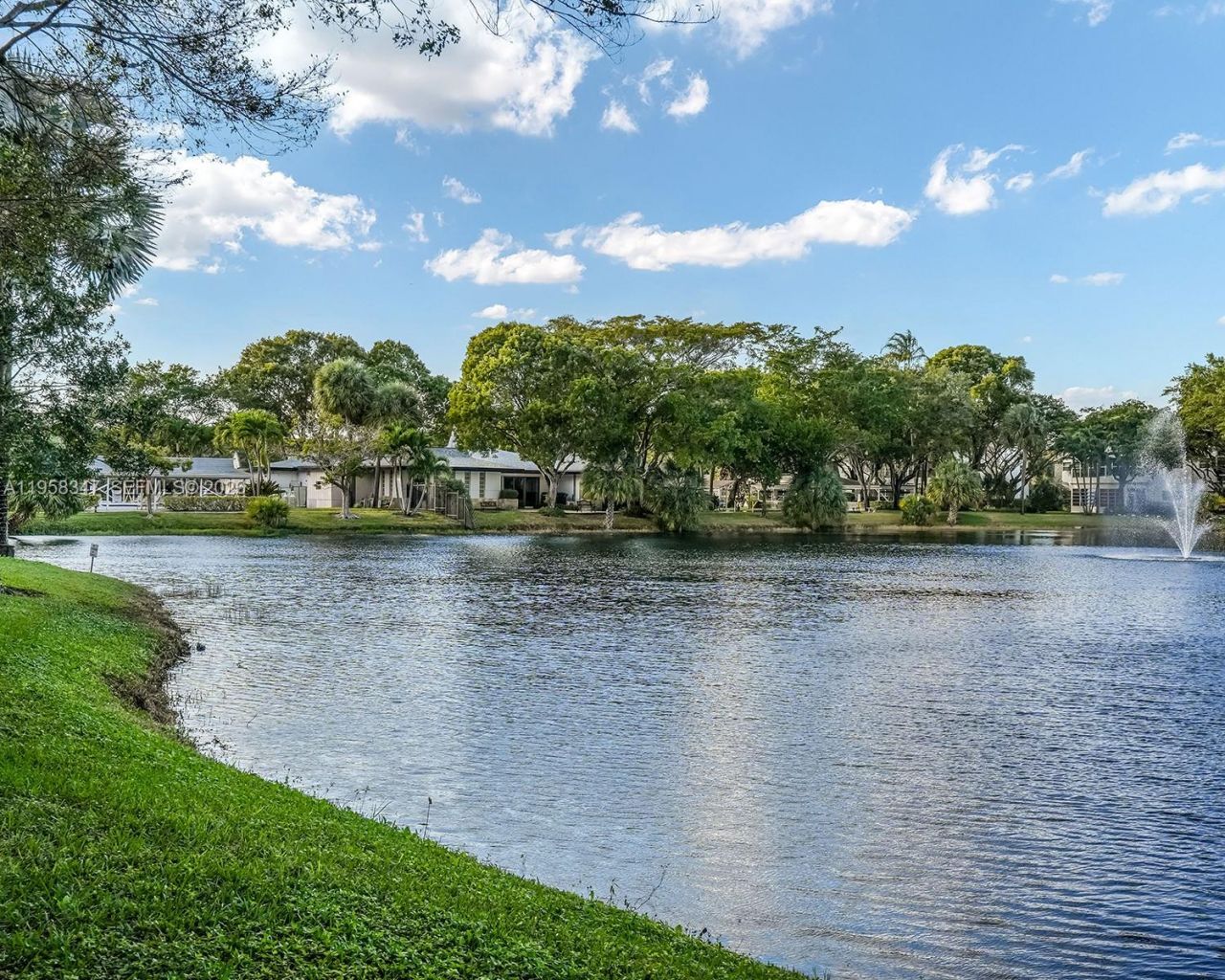 3531 NW 50th Ave , Unit 514, Lauderdale Lakes, FL 33319 Photo