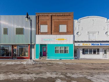 127 1st Street SE, Fairfax, MN 55332