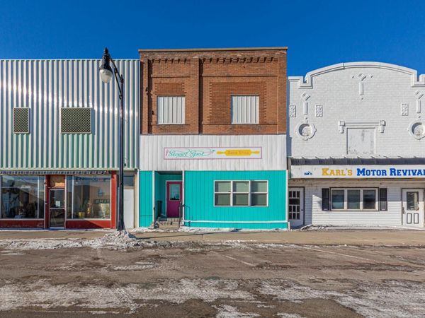 127 1st Street SE, Fairfax, MN 55332