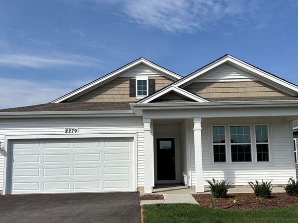 2279 Redwood Trail, Wonder Lake, IL 60097