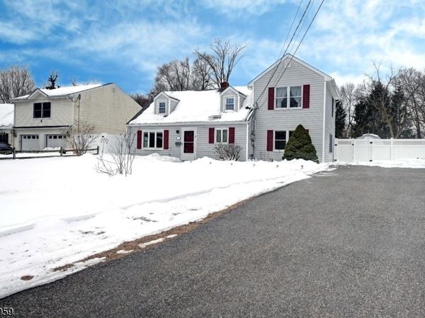 2 Marvin Rd, Pequannock, NJ 07444