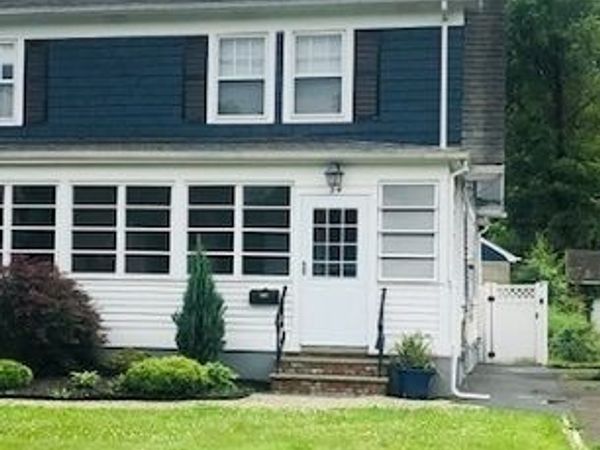 32 W Maple Ave, Bound Brook, NJ 08805