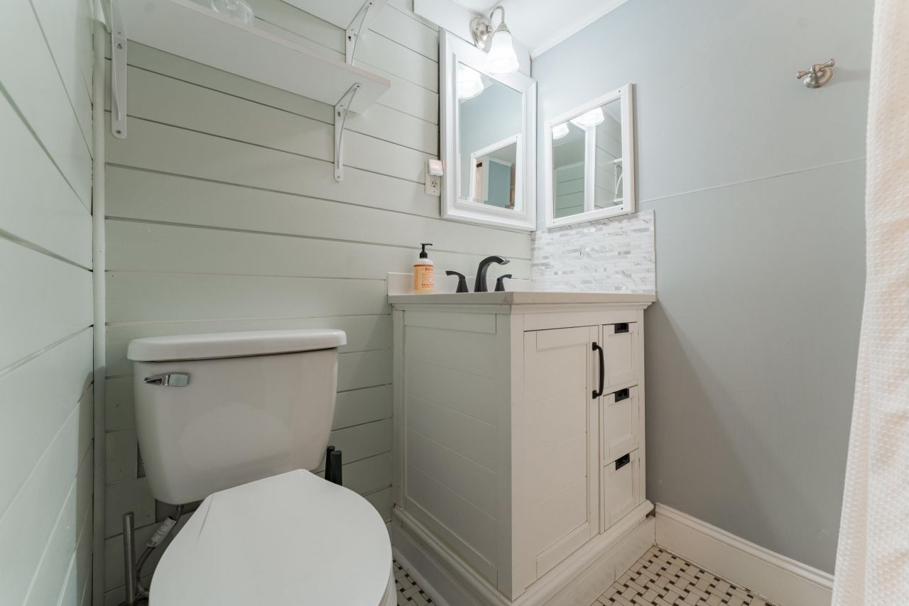 504 W Ashley Avenue Photo 23