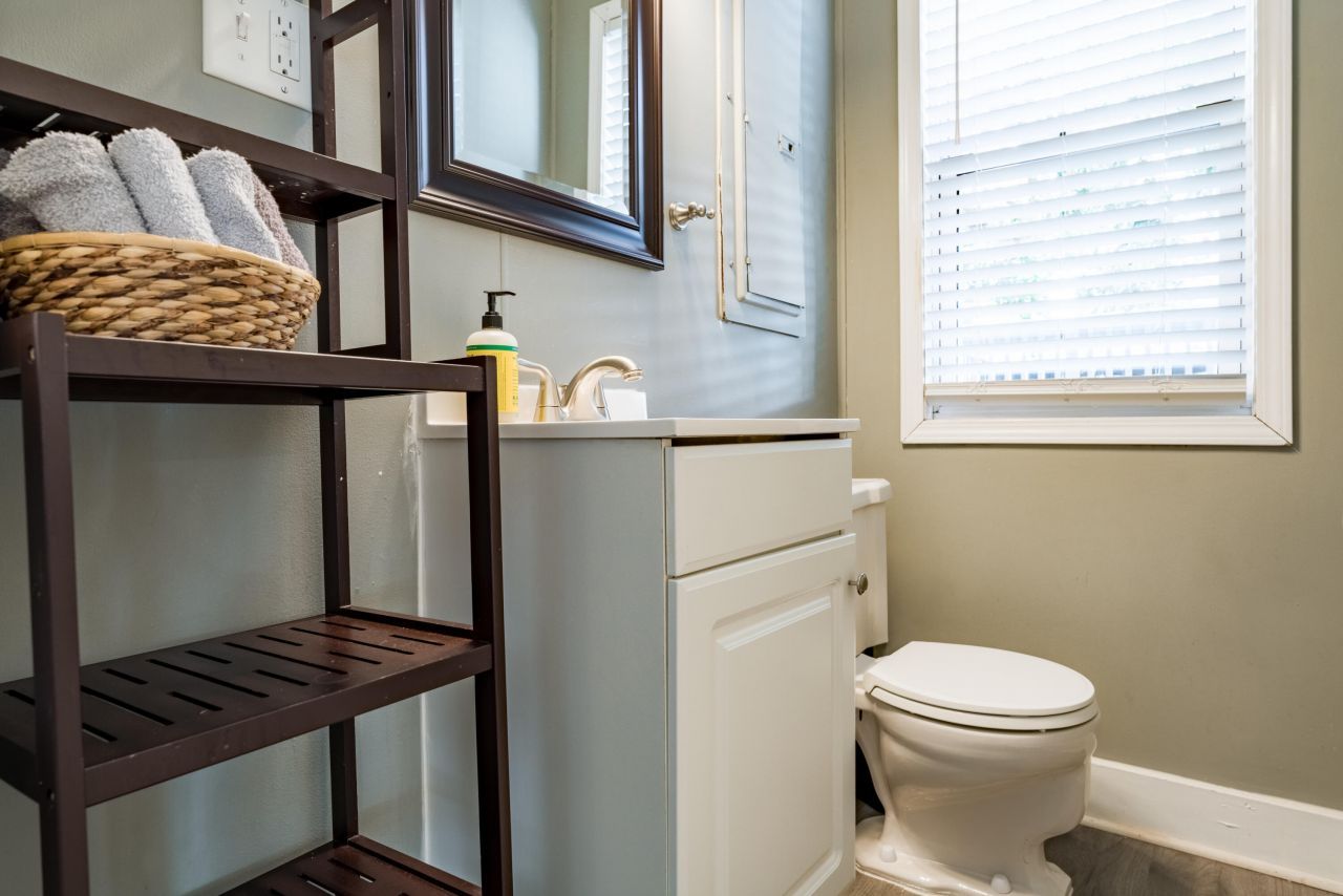 504 W Ashley Avenue Photo 33