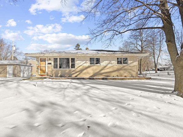 7140 N 48th St, Milwaukee, WI 53223