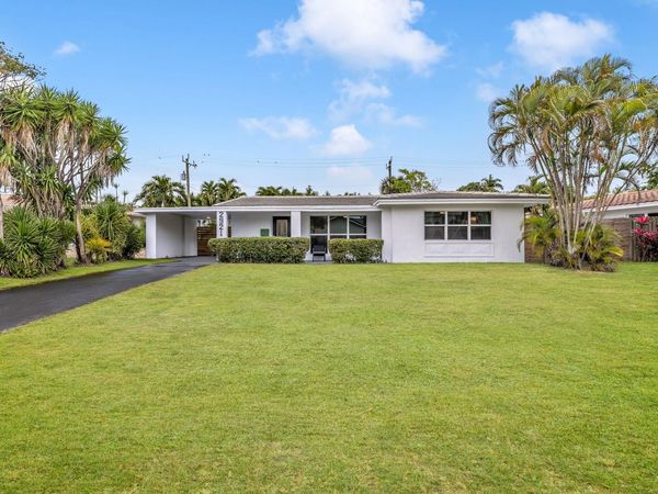 2921 NE 53rd St, Lighthouse Point, FL 33064