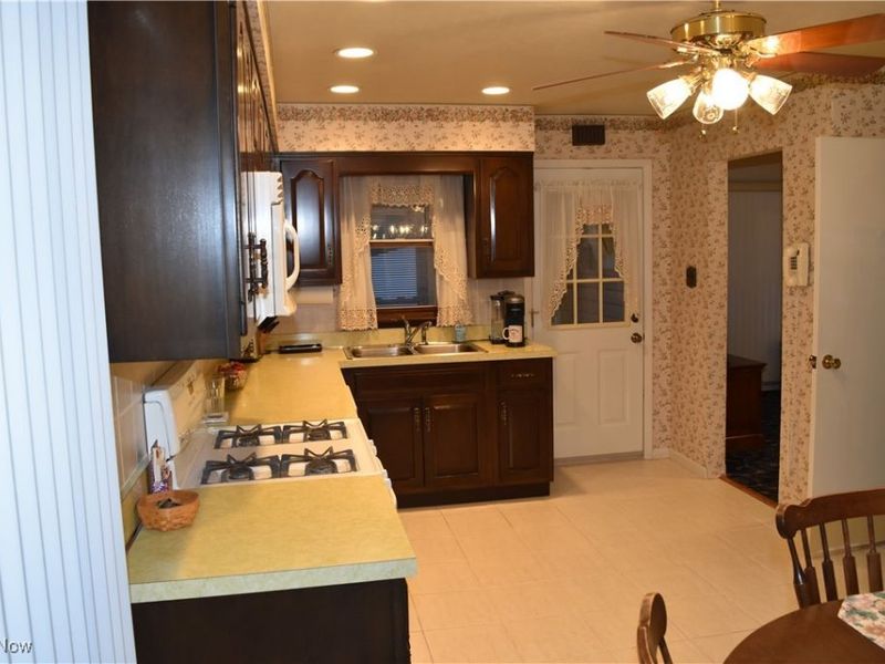 67540 Kirkwood Heights Road, Bridgeport, OH 43912 Photo 2