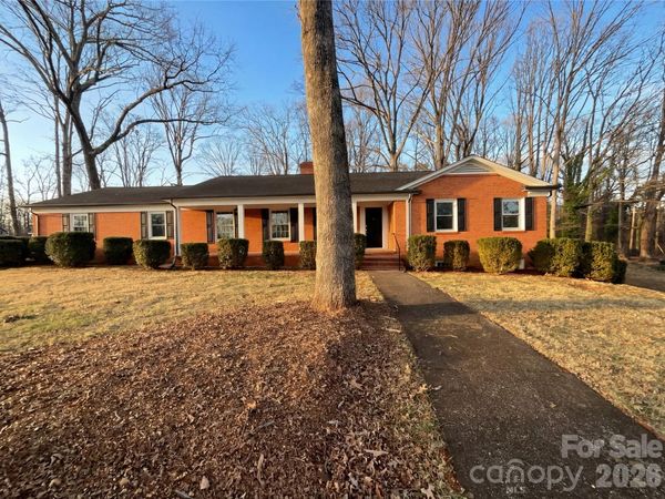 207 Gleneagles Road E, Statesville, NC 28625