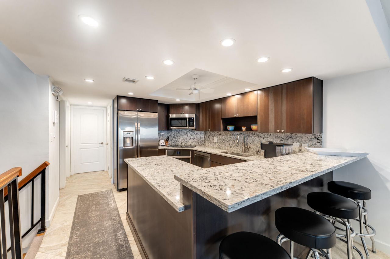 1133 W Ocean Drive, Unit 10, Key Colony, FL 33051 Photo