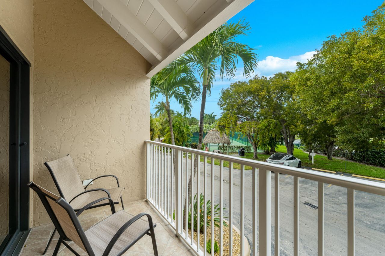 1133 W Ocean Drive, Unit 10, Key Colony, FL 33051 Photo