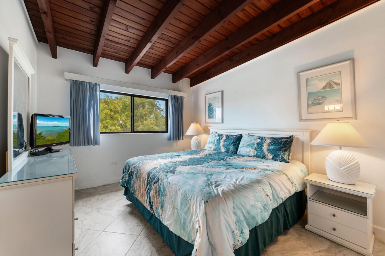 1133 W Ocean Drive, Unit 10, Key Colony, FL 33051 Photo