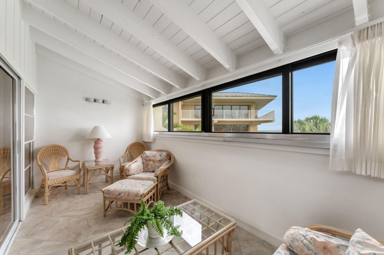 1133 W Ocean Drive, Unit 10, Key Colony, FL 33051 Photo