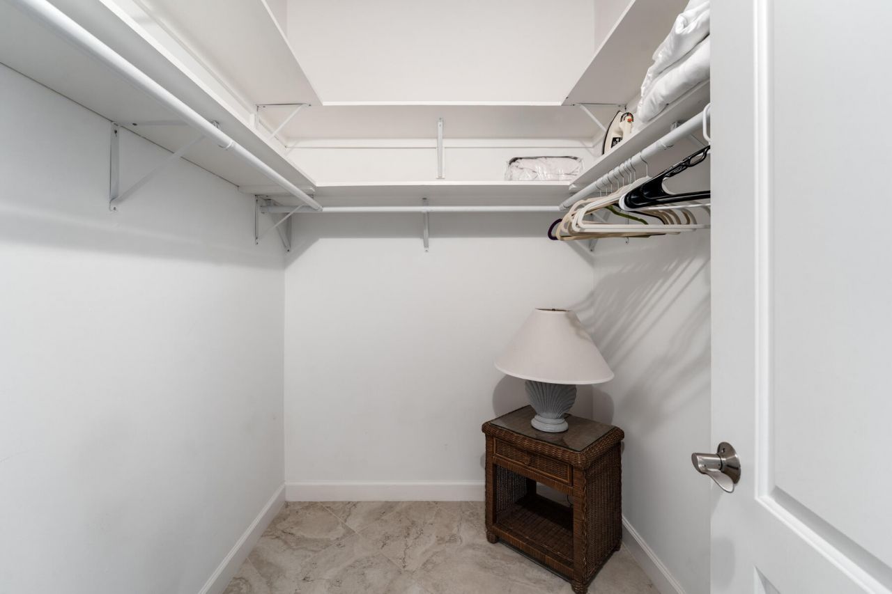 1133 W Ocean Drive, Unit 10, Key Colony, FL 33051 Photo