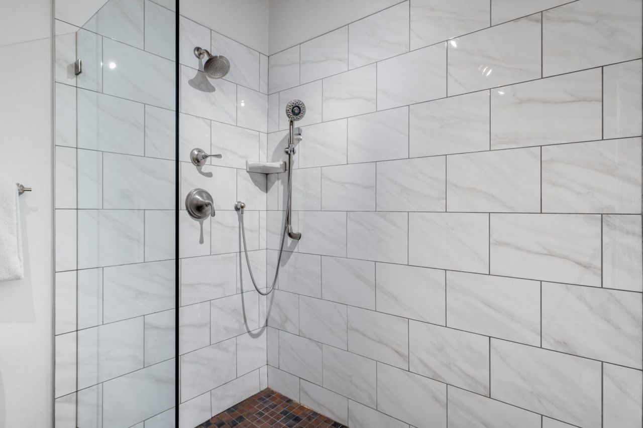 1133 W Ocean Drive, Unit 10, Key Colony, FL 33051 Photo