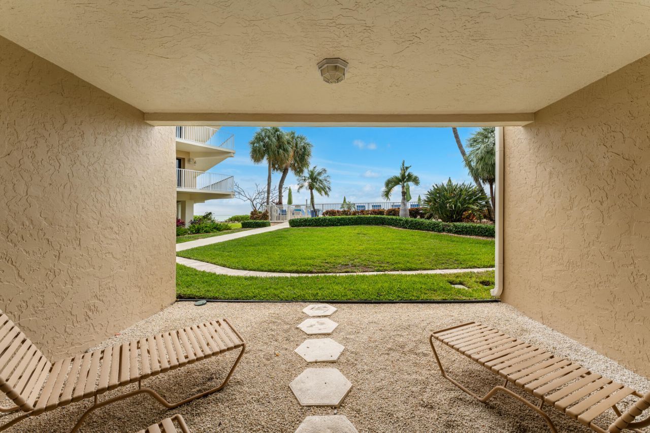 1133 W Ocean Drive, Unit 10, Key Colony, FL 33051 Photo