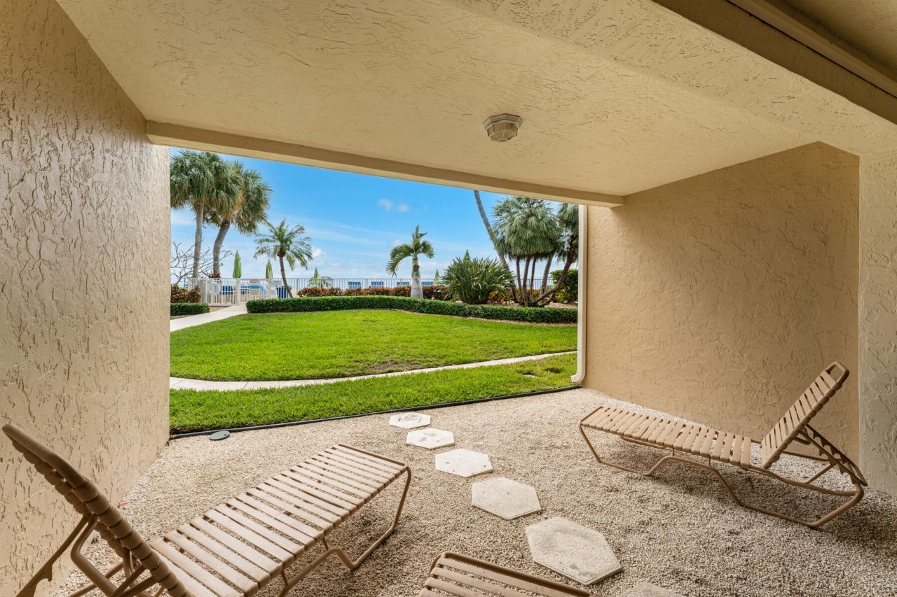 1133 W Ocean Drive, Unit 10, Key Colony, FL 33051 Photo