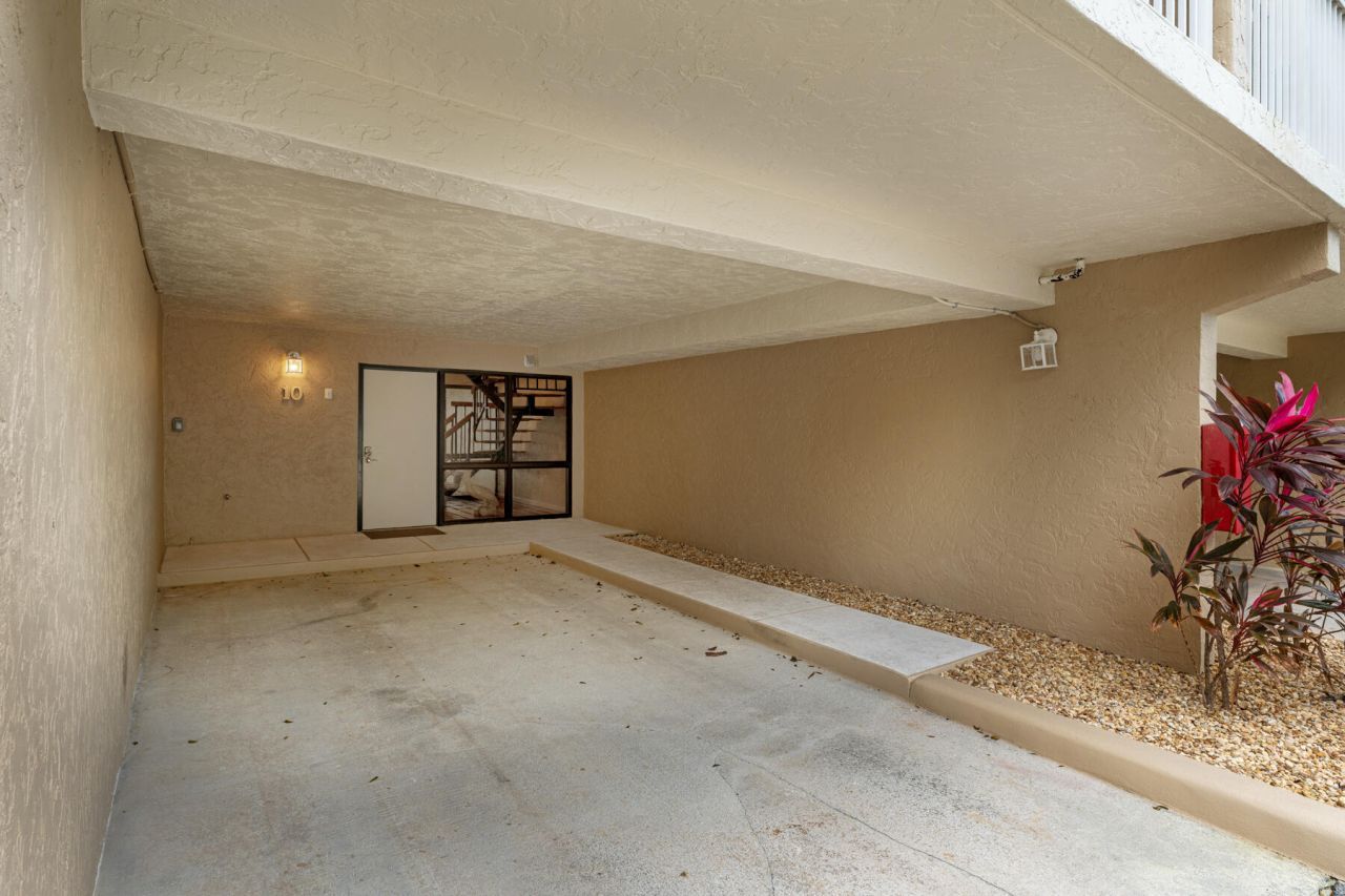 1133 W Ocean Drive, Unit 10, Key Colony, FL 33051 Photo