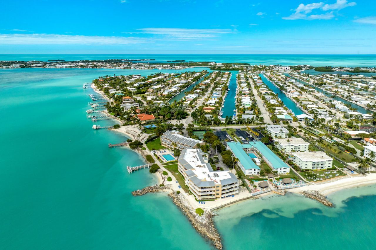 1133 W Ocean Drive, Unit 10, Key Colony, FL 33051 Photo