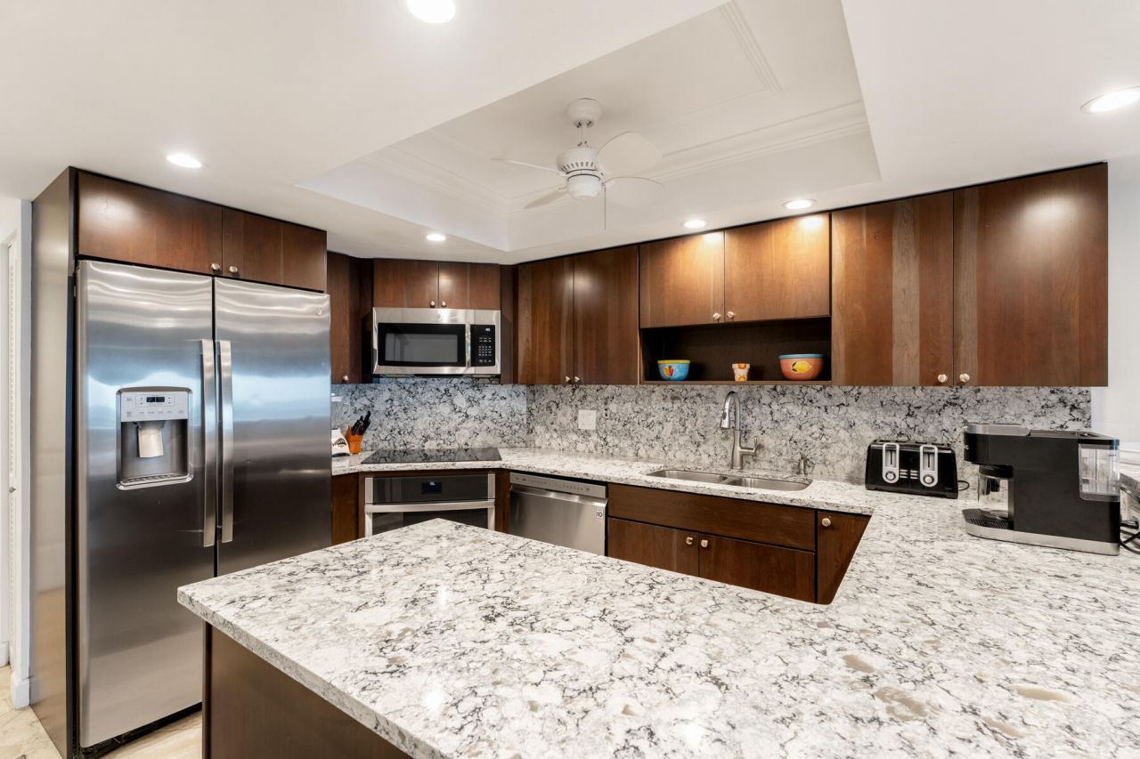 1133 W Ocean Drive, Unit 10, Key Colony, FL 33051 Photo