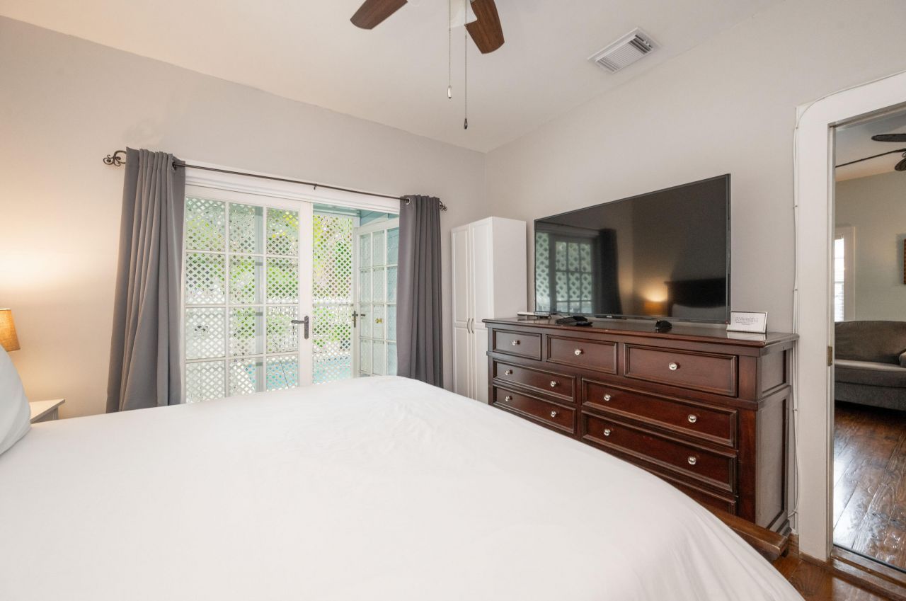 906 Truman Avenue, Unit 2, Key West, FL 33040 Photo