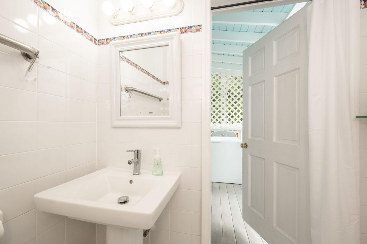 906 Truman Avenue, Unit 2, Key West, FL 33040 Photo