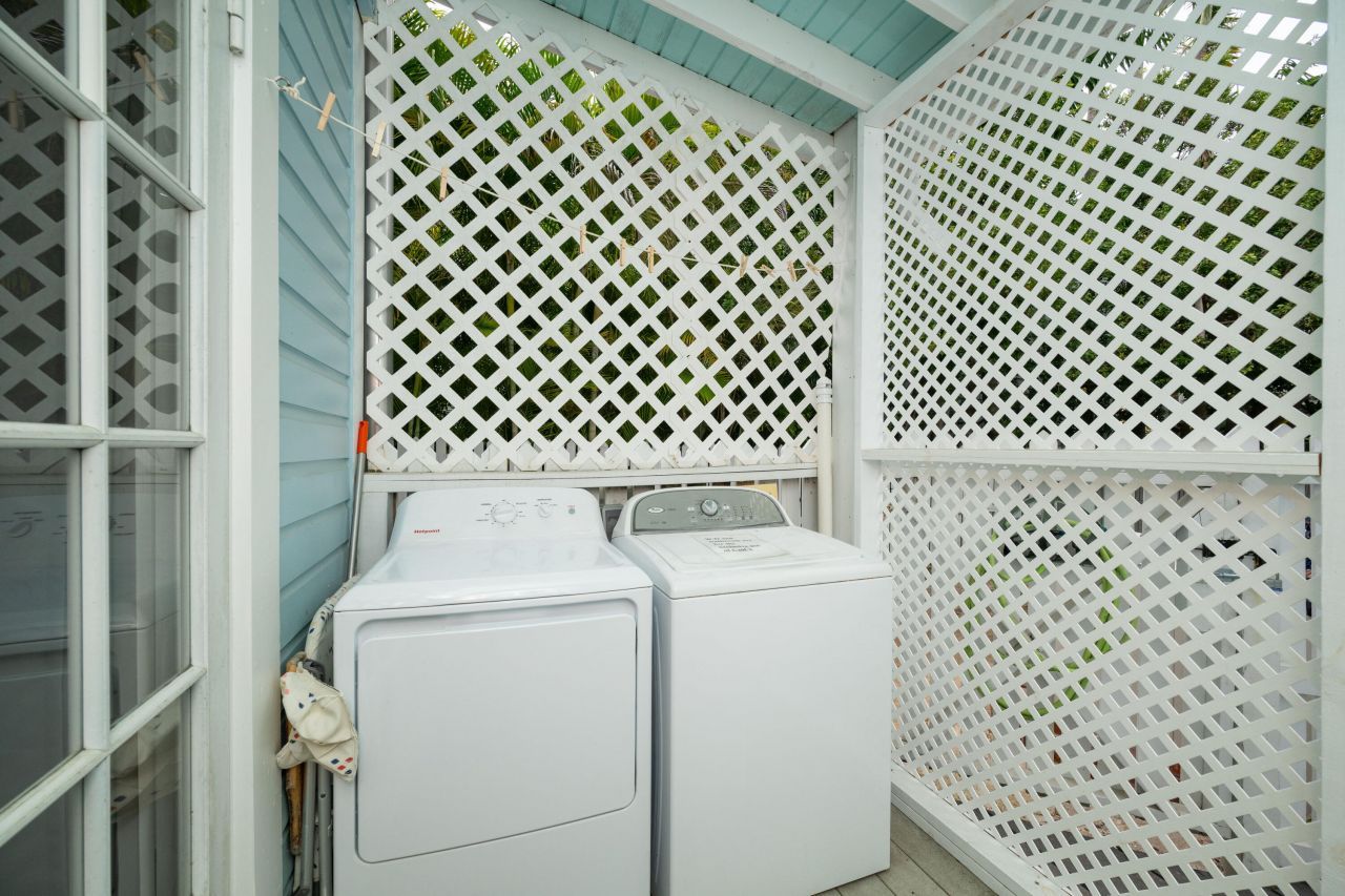 906 Truman Avenue, Unit 2, Key West, FL 33040 Photo