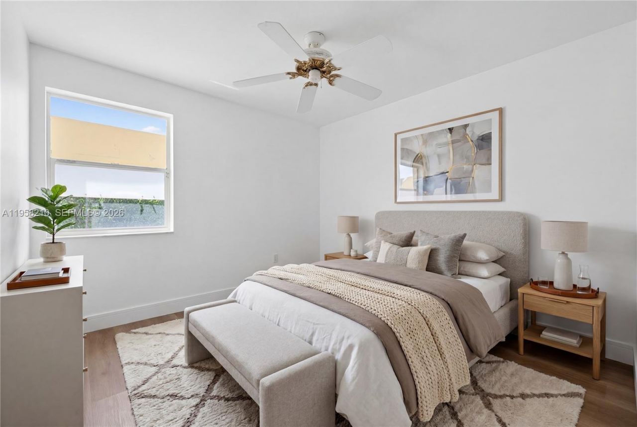 1251 E Wilshire Cir E, Pembroke Pines, FL 33027 Photo