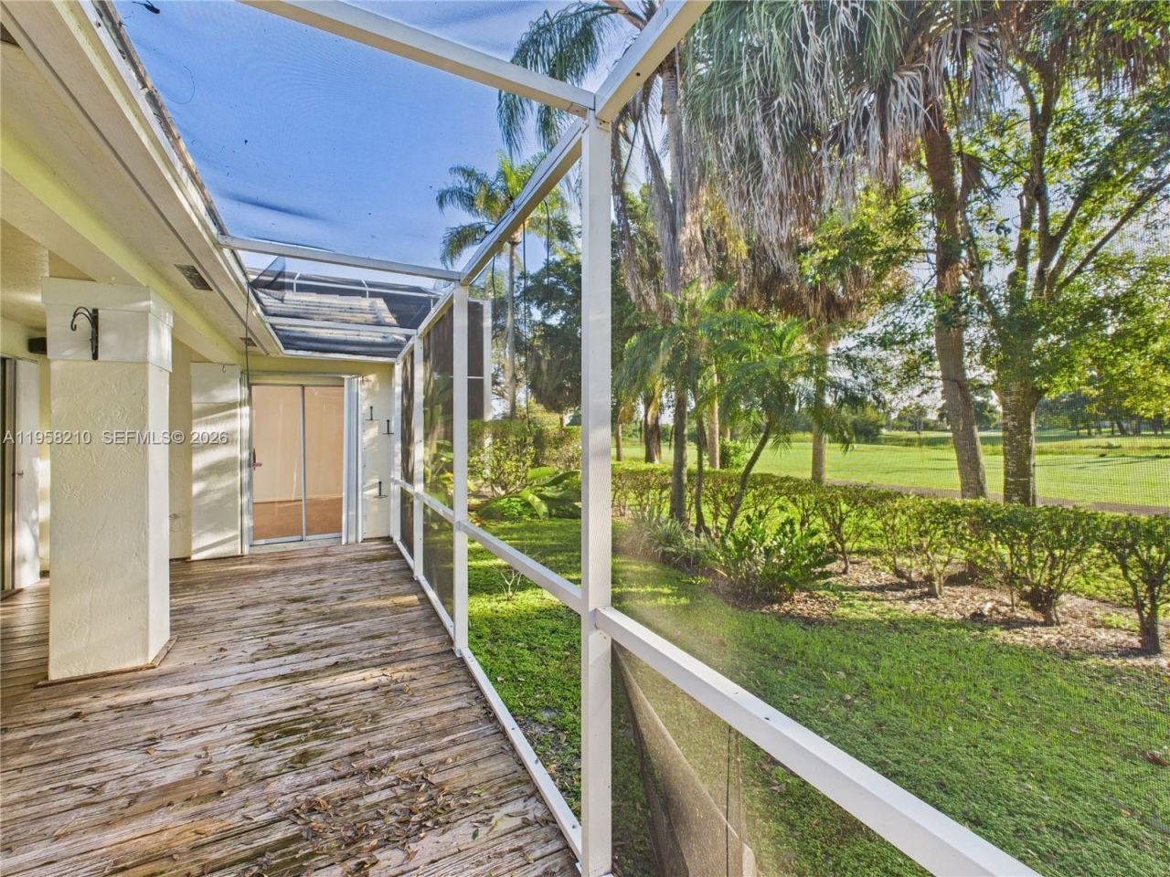 1251 E Wilshire Cir E, Pembroke Pines, FL 33027 Photo