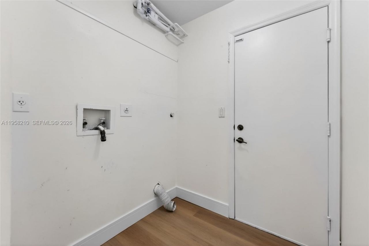 1251 E Wilshire Cir E, Pembroke Pines, FL 33027 Photo