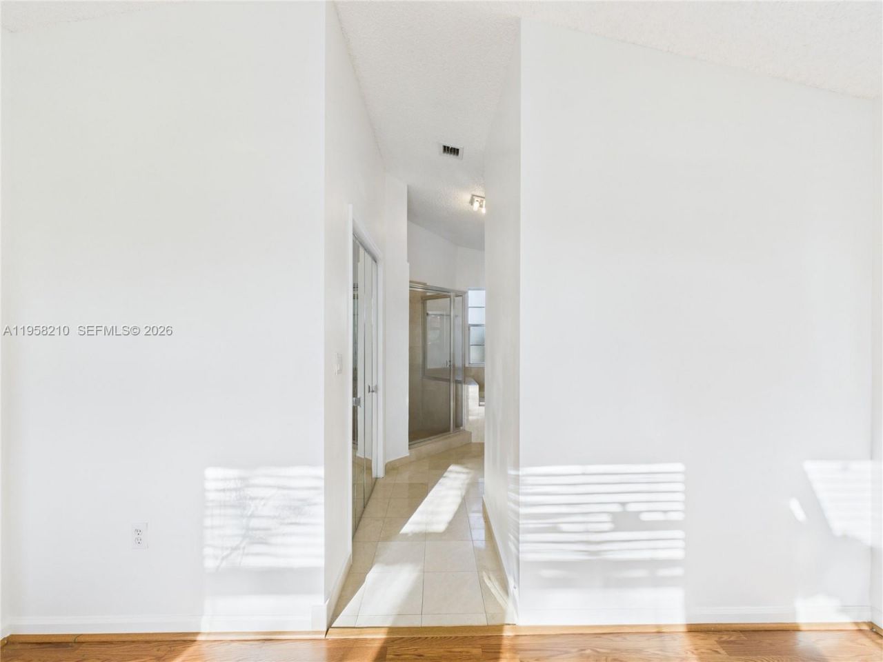 1251 E Wilshire Cir E, Pembroke Pines, FL 33027 Photo