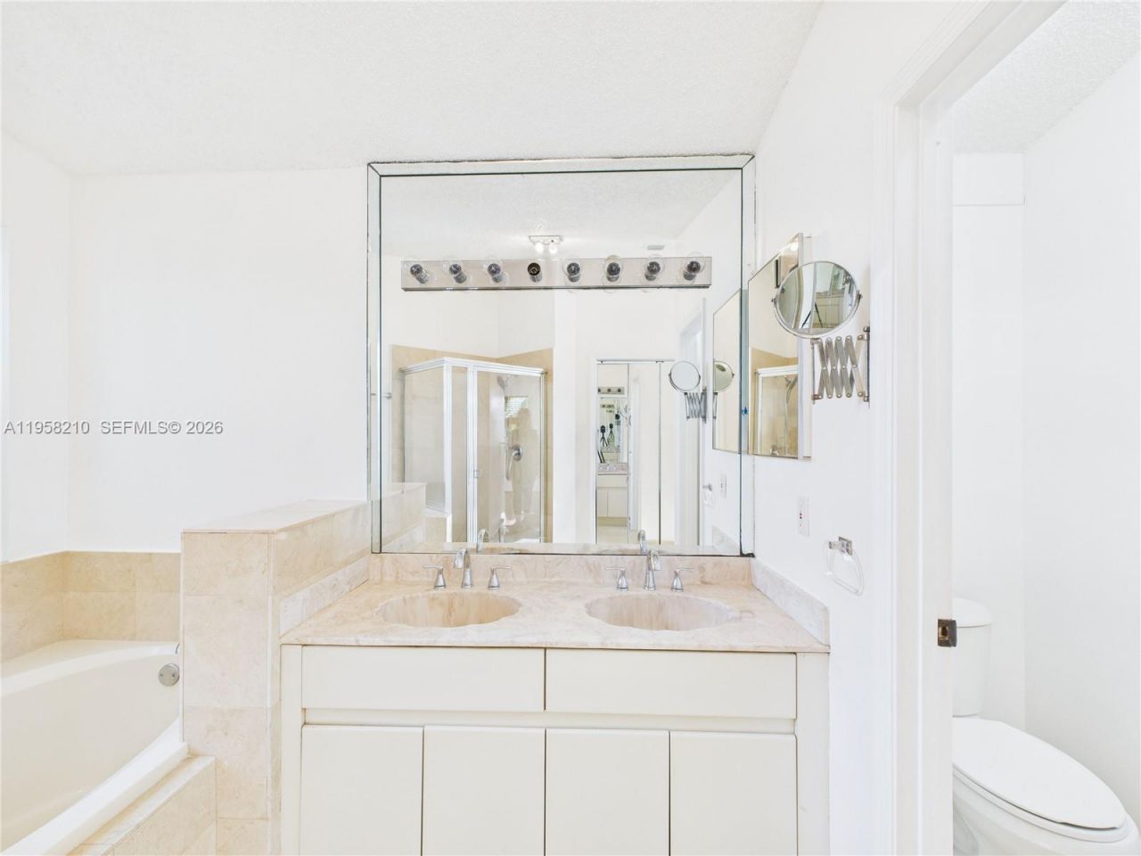 1251 E Wilshire Cir E, Pembroke Pines, FL 33027 Photo