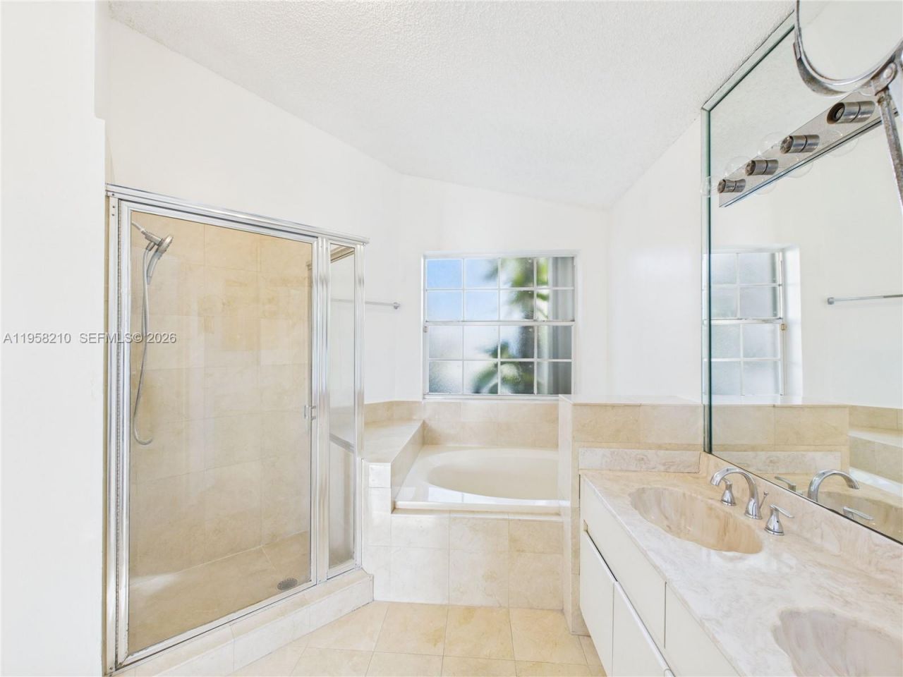 1251 E Wilshire Cir E, Pembroke Pines, FL 33027 Photo