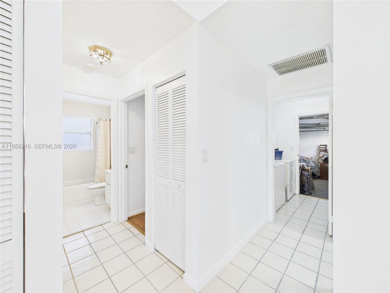 1251 E Wilshire Cir E, Pembroke Pines, FL 33027 Photo