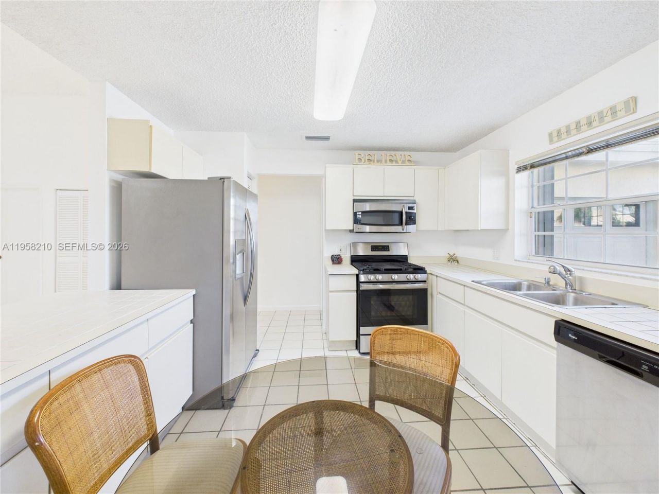 1251 E Wilshire Cir E, Pembroke Pines, FL 33027 Photo