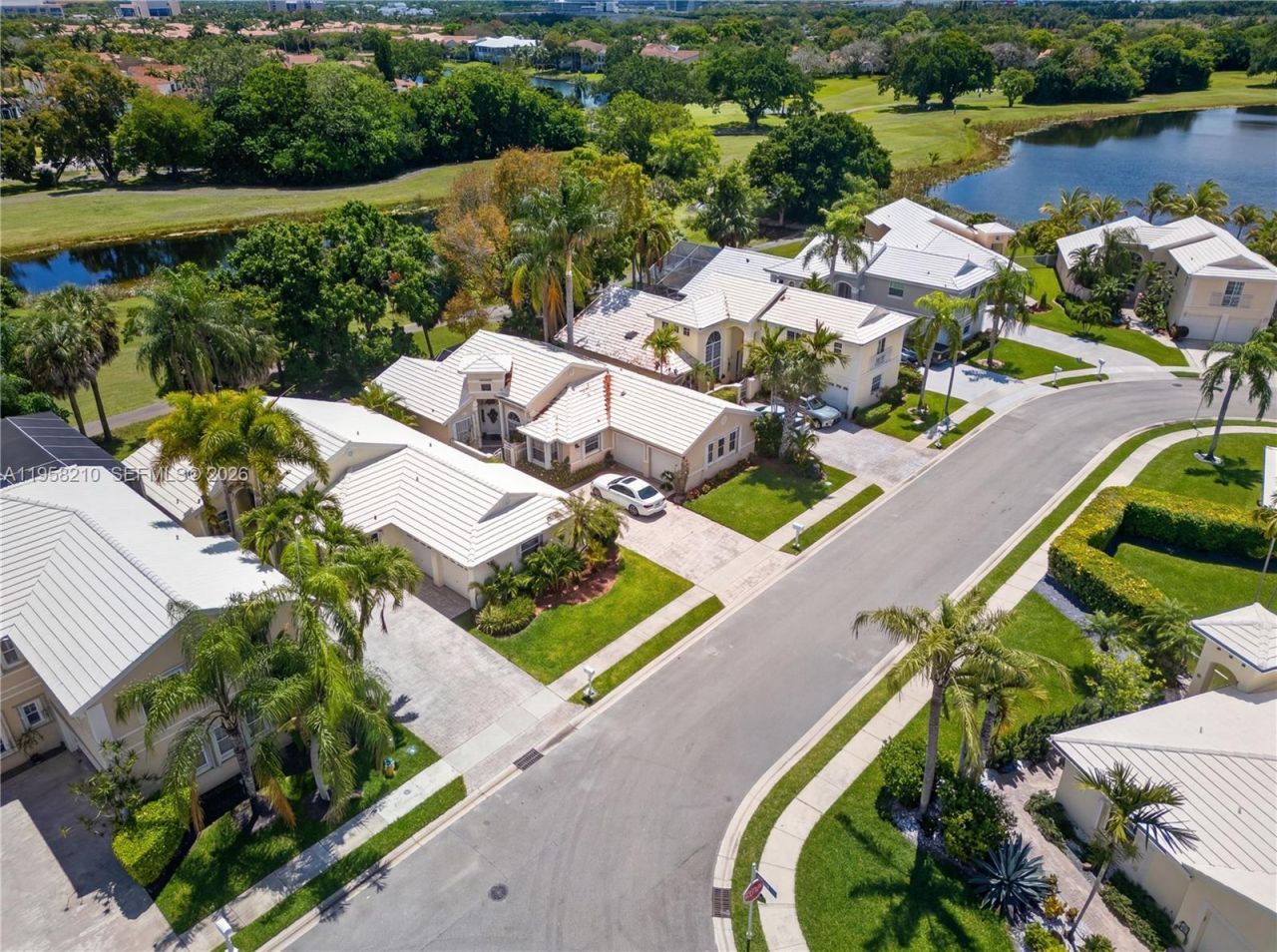 1251 E Wilshire Cir E, Pembroke Pines, FL 33027 Photo