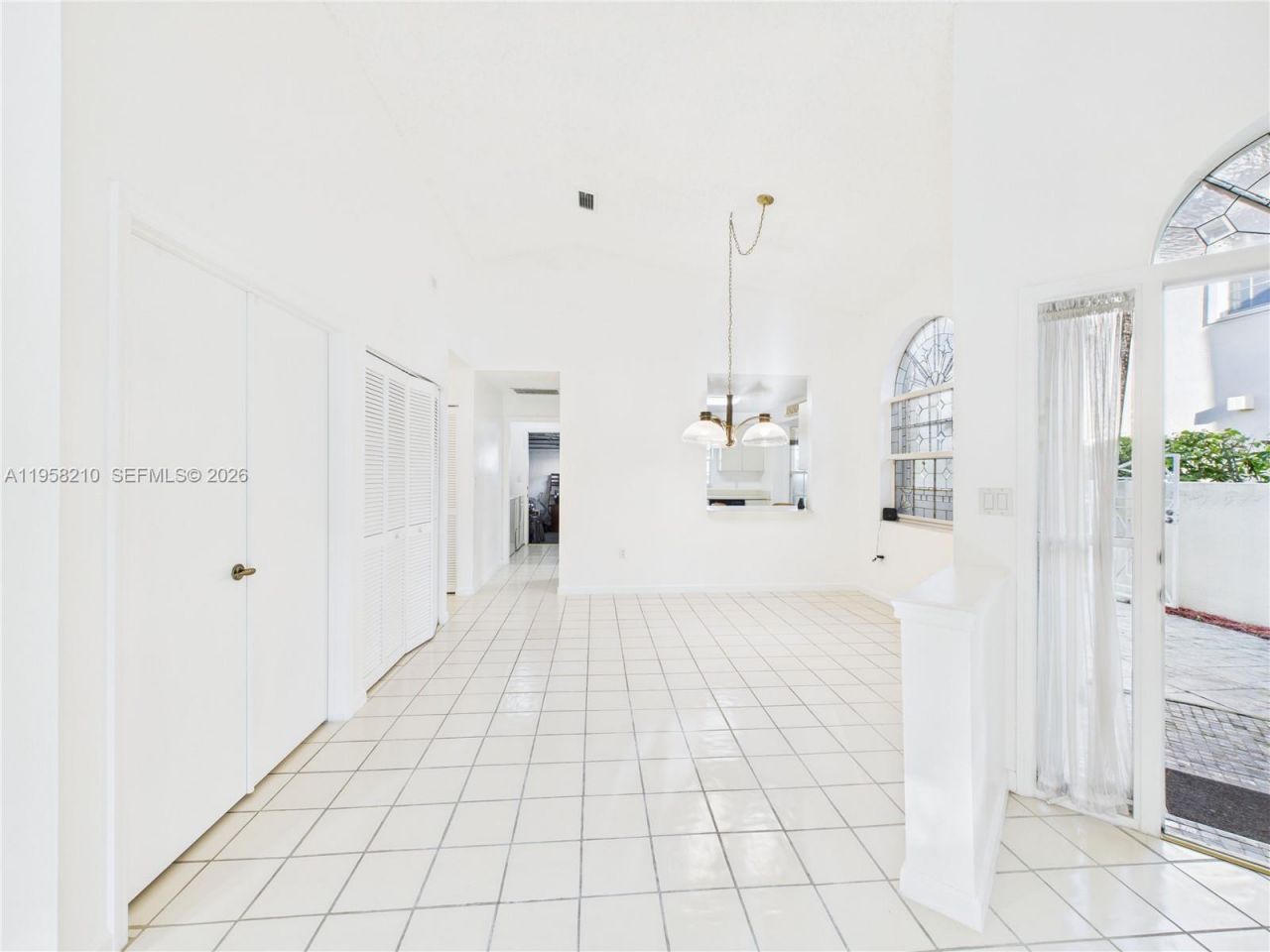 1251 E Wilshire Cir E, Pembroke Pines, FL 33027 Photo