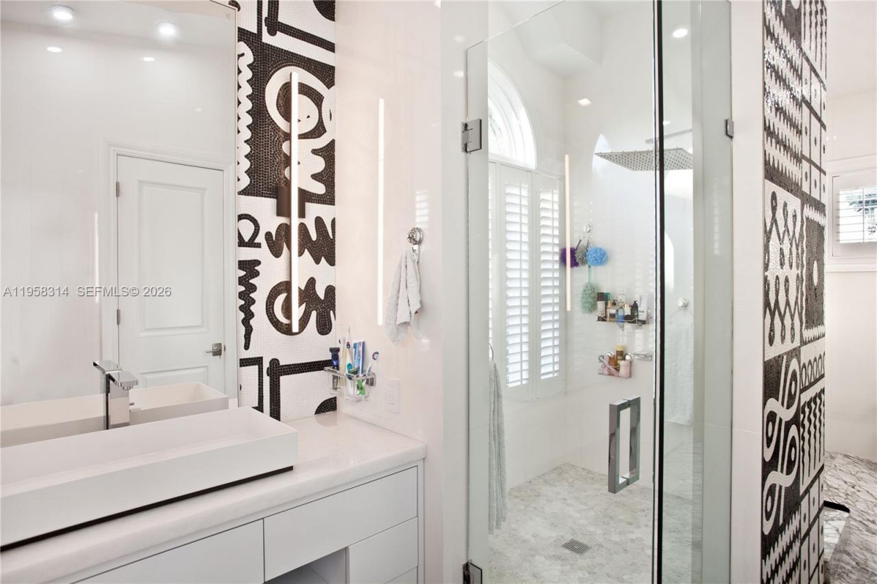 165 Paloma Dr, Coral Gables, FL 33143 Photo