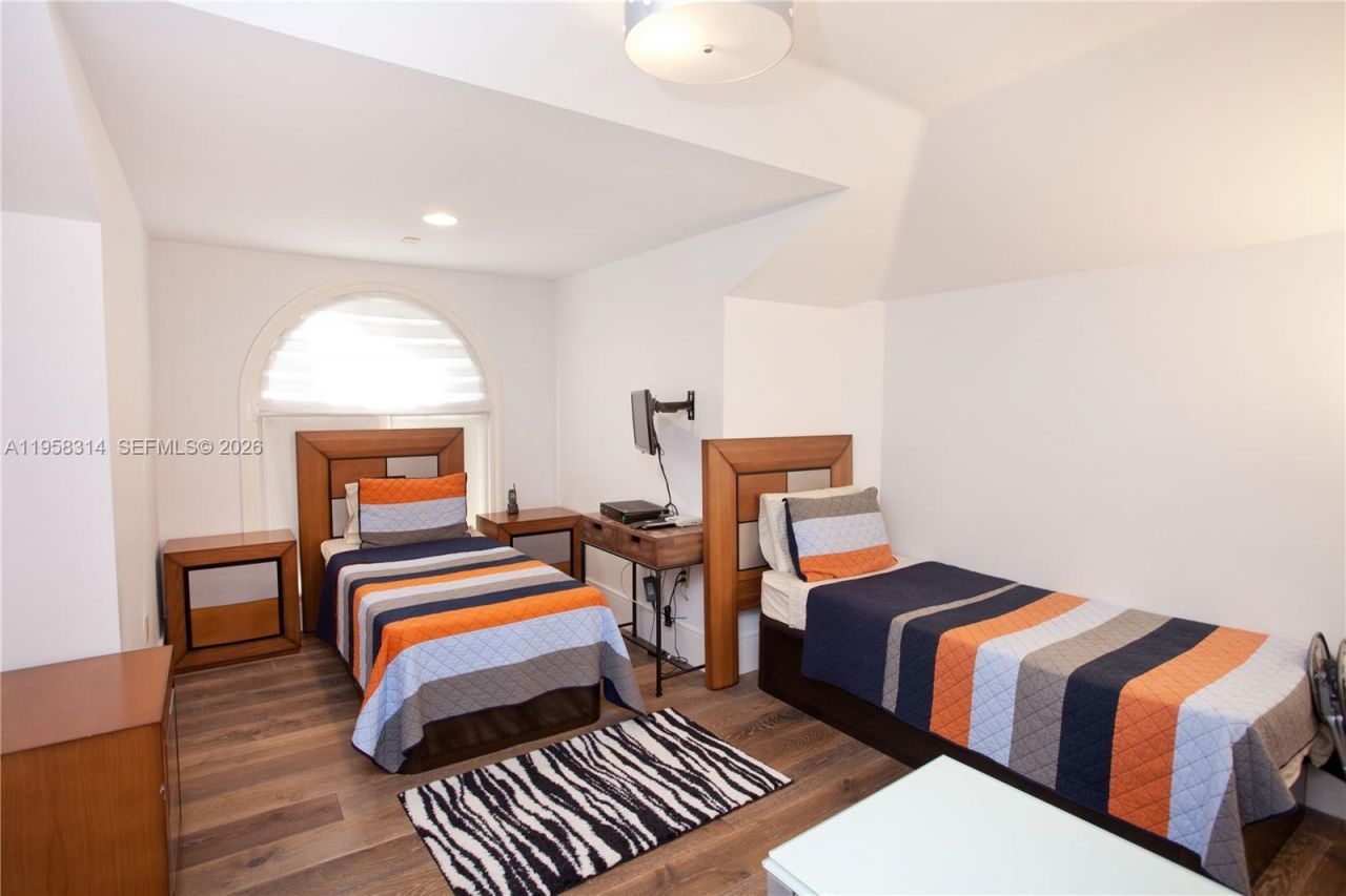 165 Paloma Dr, Coral Gables, FL 33143 Photo