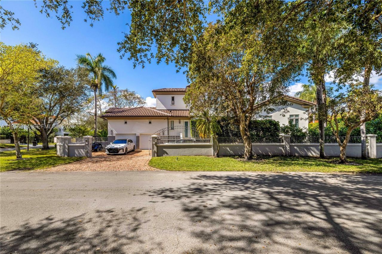 165 Paloma Dr, Coral Gables, FL 33143 Photo